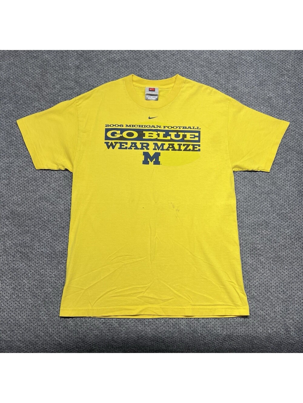Vintage 2006 Nike University Of Michigan Wolverines Center Swoosh T-Shirt Large